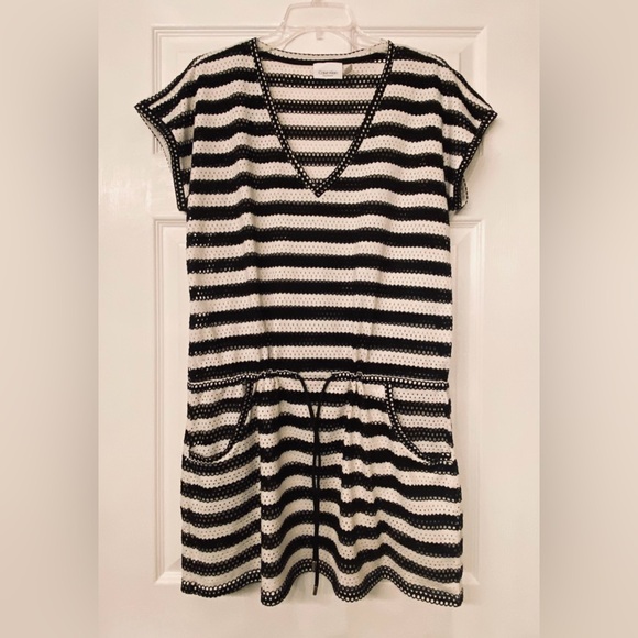 Calvin Klein cover-up *GENTLY worn* - Picture 4 of 15